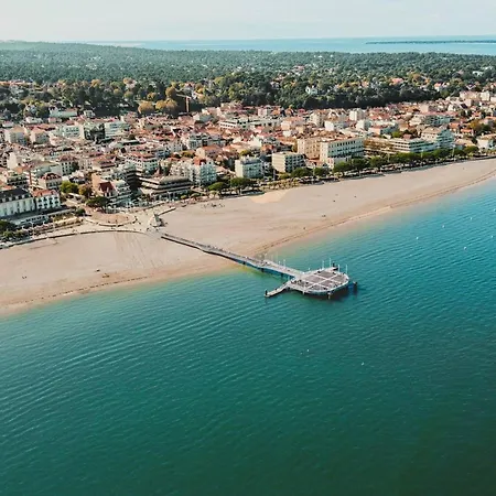 Lägenhet Centre : T2 Equipe A 150m De La Avec Loggia Et Parking Securise - Fr-1-433-5 Arcachon